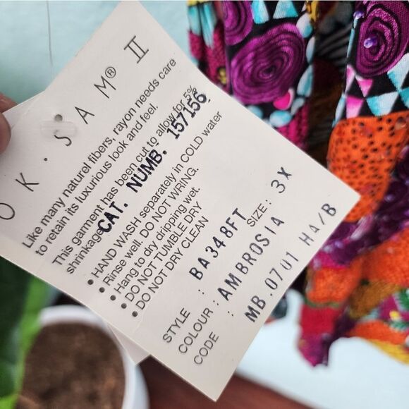 Ok-Sam ll embroidery fruitand flowers blouse - Picture 9 of 15